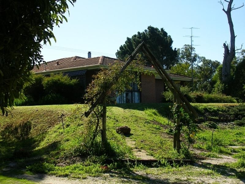 13 Sherlock Place, Harvey WA 6220