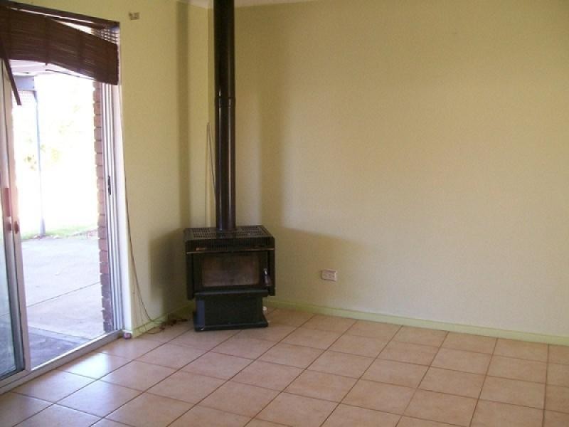 8 Kealy Street, Harvey WA 6220