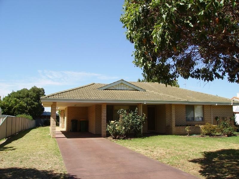 7 Sir James Avenue, Harvey WA 6220