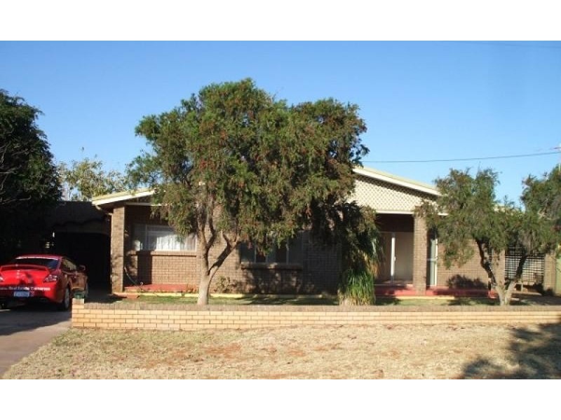 3 KEMPTON WAY, Carnarvon WA 6701