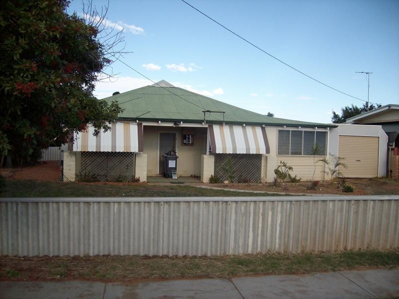65 CLEAVER STREET, South Carnarvon WA 6701