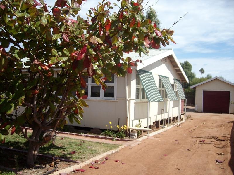 56 CLEAVER STREET, Carnarvon WA 6701