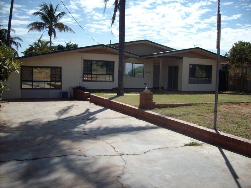5 FLEMING STREET, East Carnarvon WA 6701
