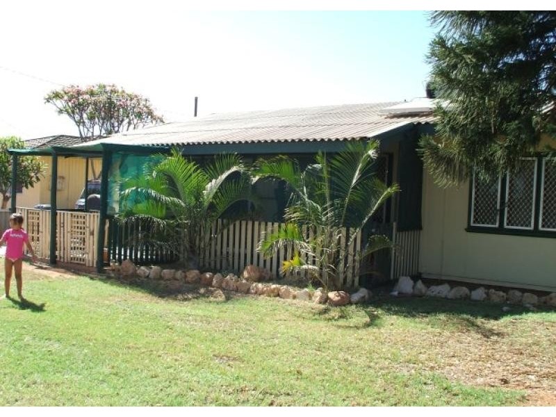 8 Lukis Place,, Carnarvon WA 6701