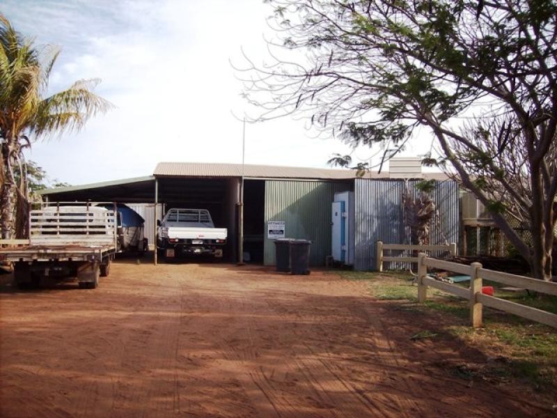 105 MCGLADES ROAD, Carnarvon WA 6701