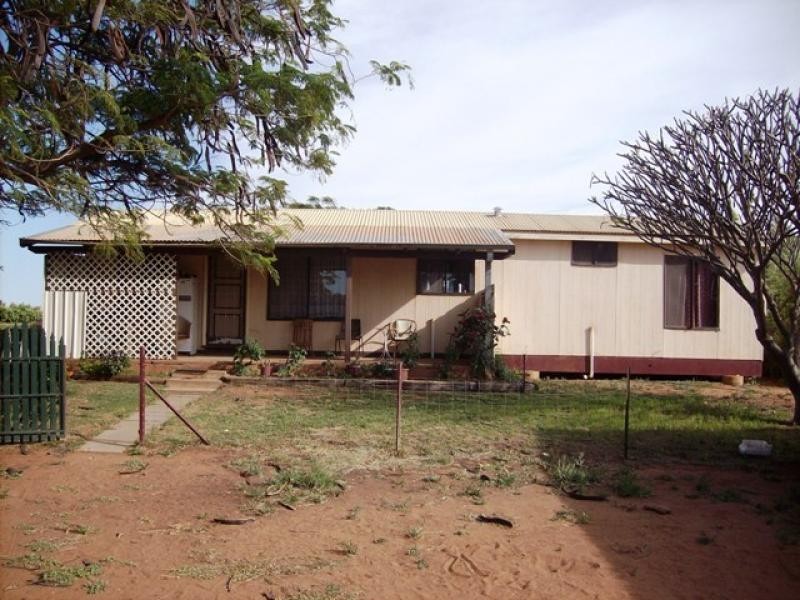 105 MCGLADES ROAD, Carnarvon WA 6701
