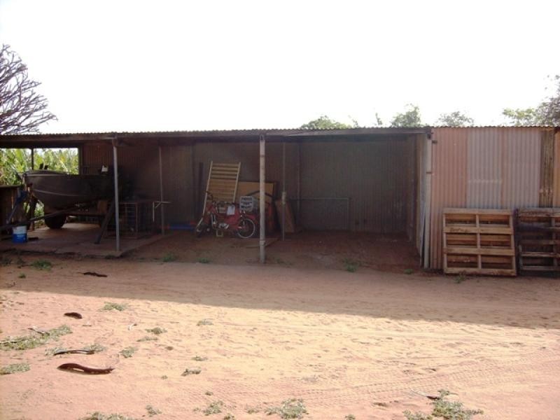 105 MCGLADES ROAD, Carnarvon WA 6701