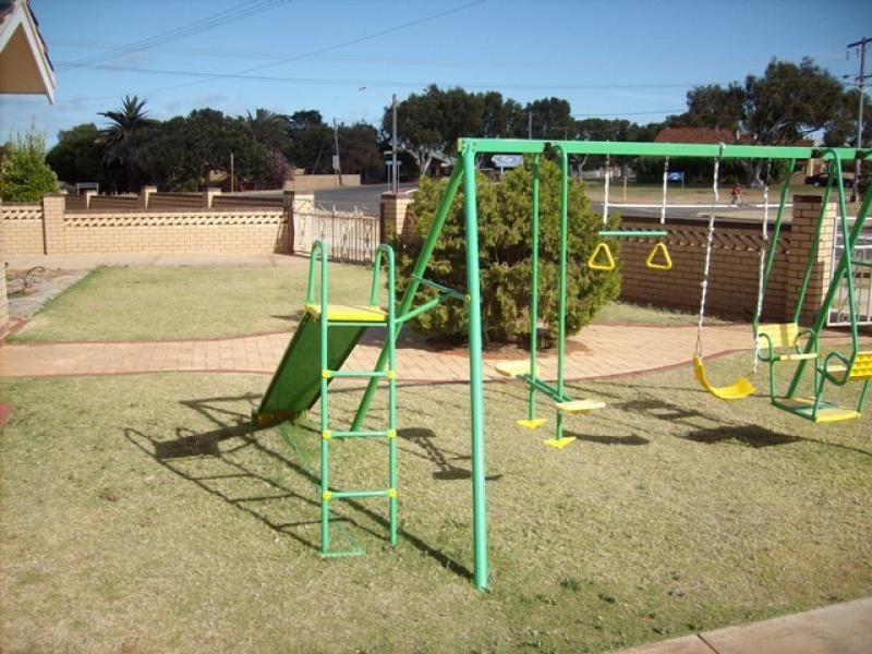 4 WHITLOCK STREET, Carnarvon WA 6701