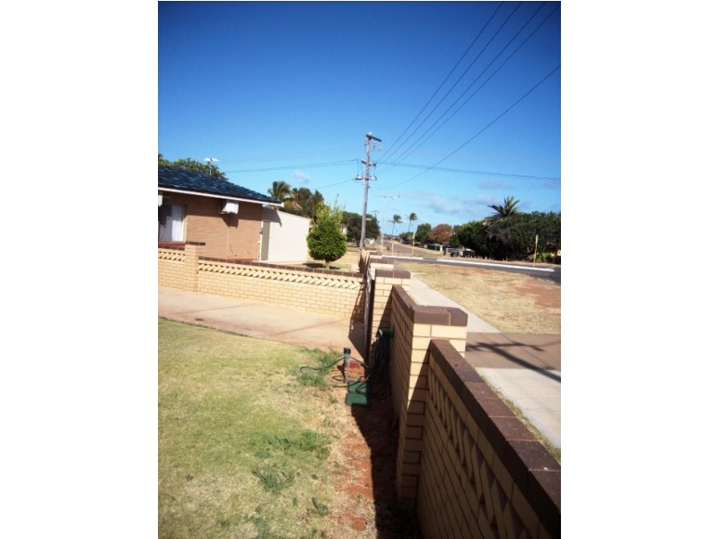 4 WHITLOCK STREET, Carnarvon WA 6701