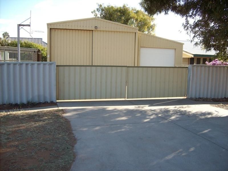 145 OLIVIA TERRACE, South Carnarvon WA 6701