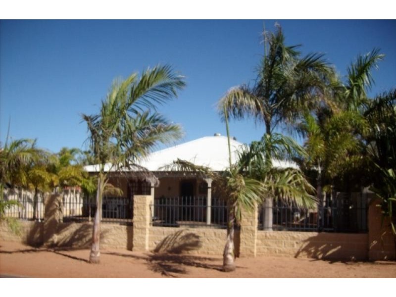 16 RICHARDSON STREET, Carnarvon WA 6701