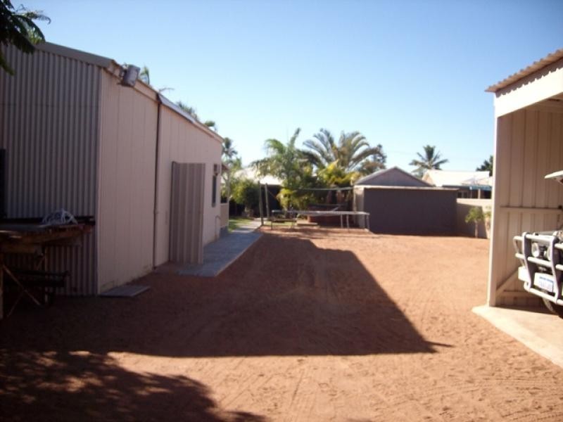 16 RICHARDSON STREET, Carnarvon WA 6701