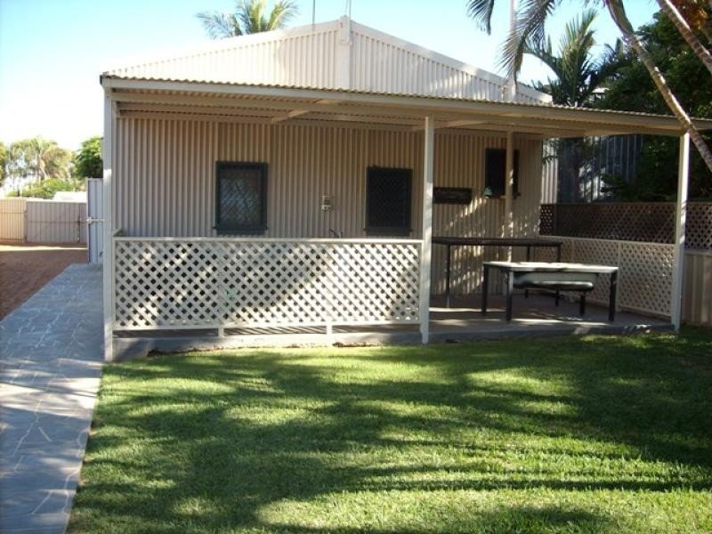 16 RICHARDSON STREET, Carnarvon WA 6701