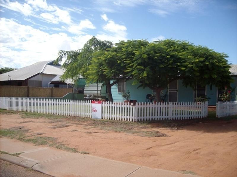 50 SHALLCROSS STREET, East Carnarvon WA 6701