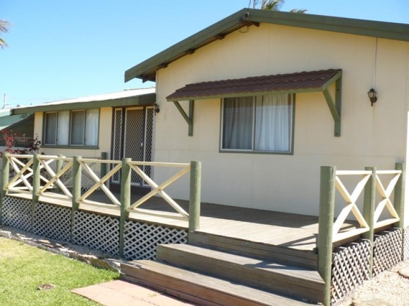 35 WEST STREET, Carnarvon WA 6701