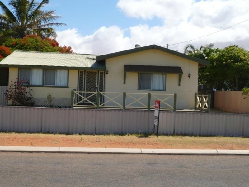 35 WEST STREET, Carnarvon WA 6701
