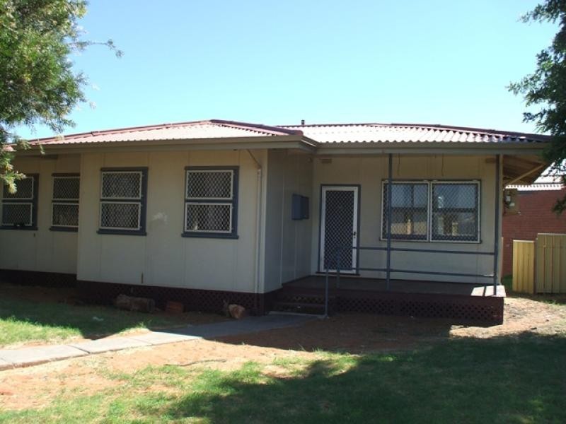 11 KILLICOAT STREET, Carnarvon WA 6701