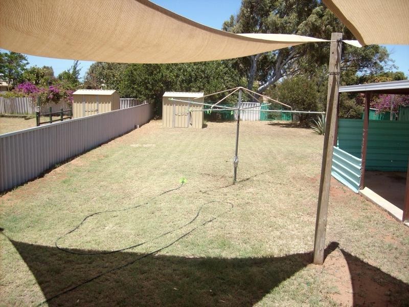 Unit B/24 HUBBLE STREET, Carnarvon WA 6701