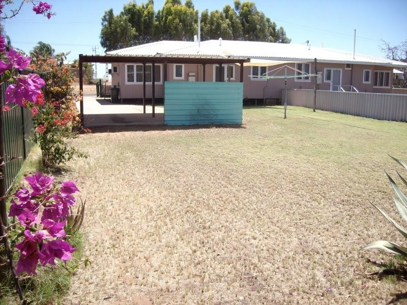 Unit B/24 HUBBLE STREET, Carnarvon WA 6701