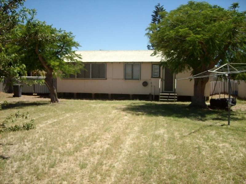 10 Carey Street, Carnarvon WA 6701