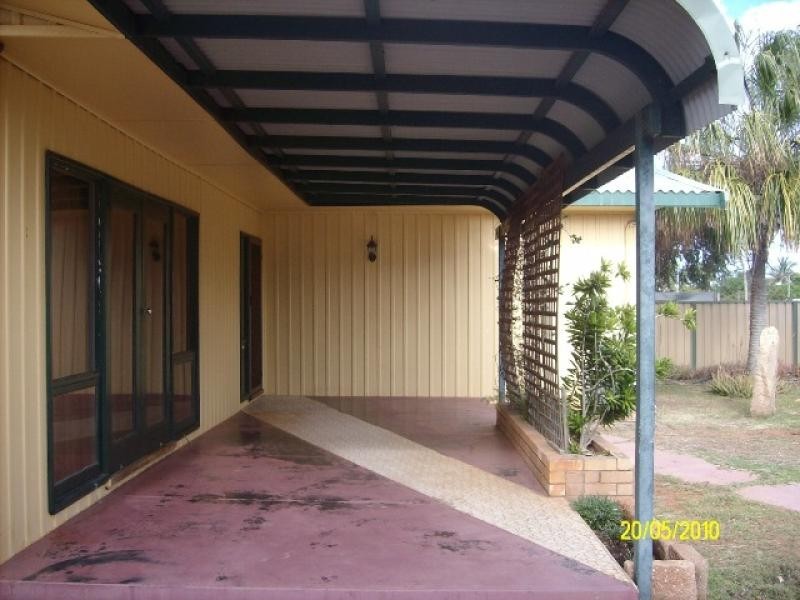 33 DOUGLAS STREET SOUTH, Carnarvon WA 6701