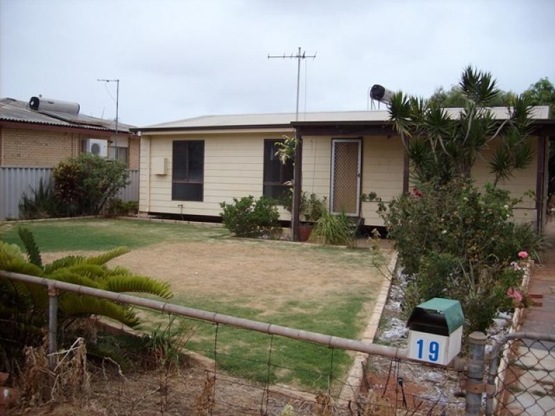19 SAW STREET, East Carnarvon WA 6701