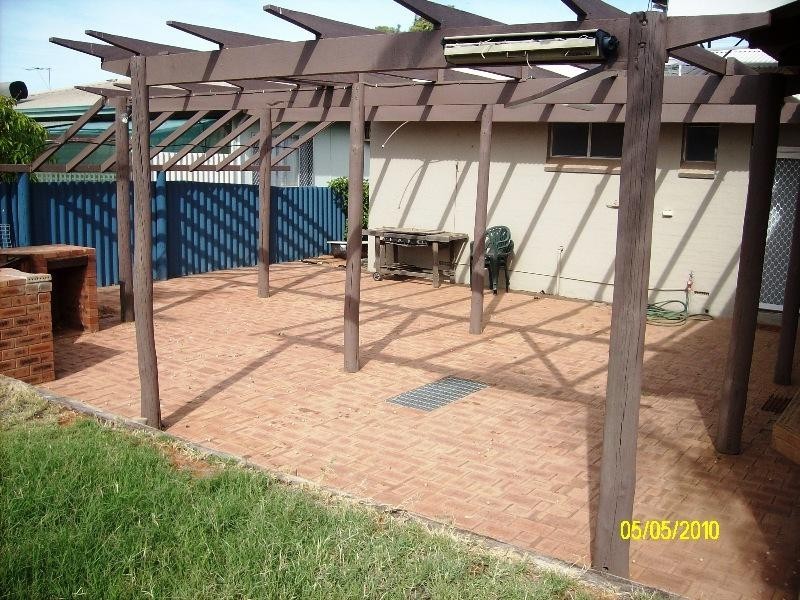 10 GOOCH STREET, Carnarvon WA 6701