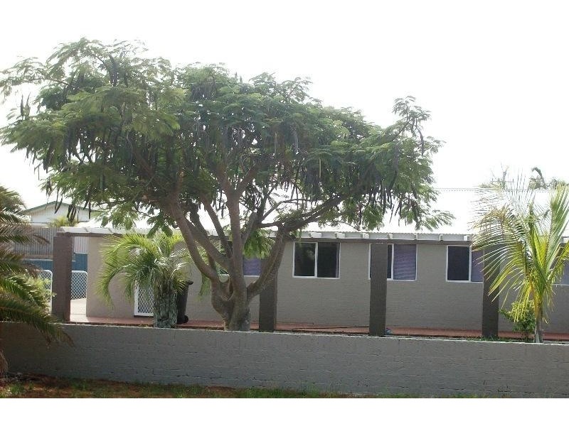 10 GOOCH STREET, Carnarvon WA 6701