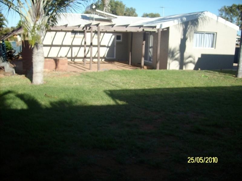 10 GOOCH STREET, Carnarvon WA 6701