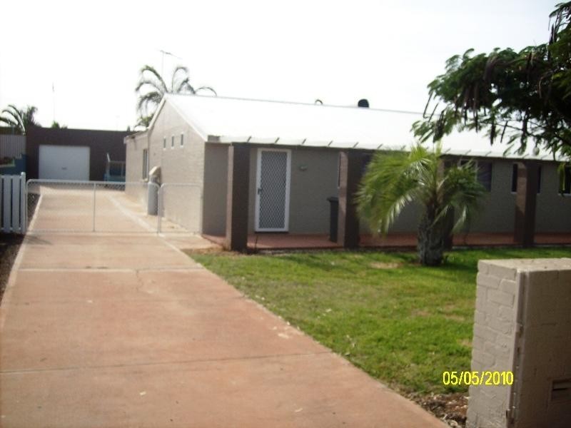 10 GOOCH STREET, Carnarvon WA 6701