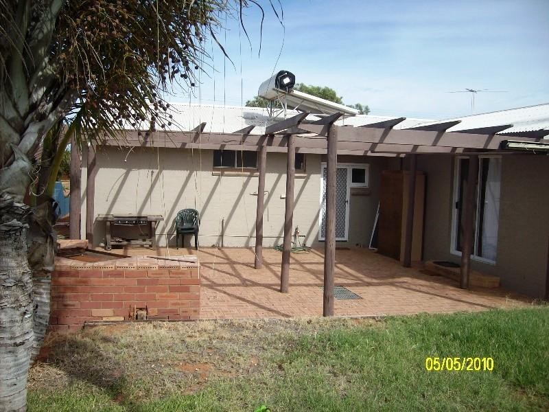 10 GOOCH STREET, Carnarvon WA 6701