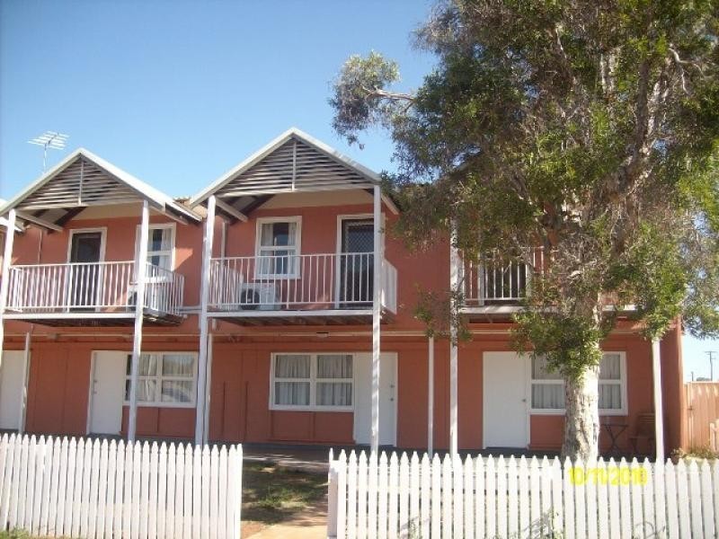 Unit D/5 HEARN PLACE, Carnarvon WA 6701