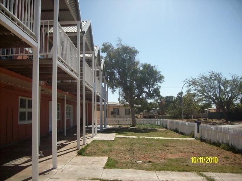 Unit DEF/5 HEARN PLACE, Carnarvon WA 6701