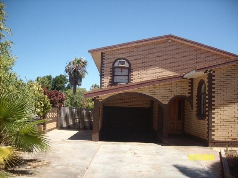 4 NEWMAN PLACE, Carnarvon WA 6701