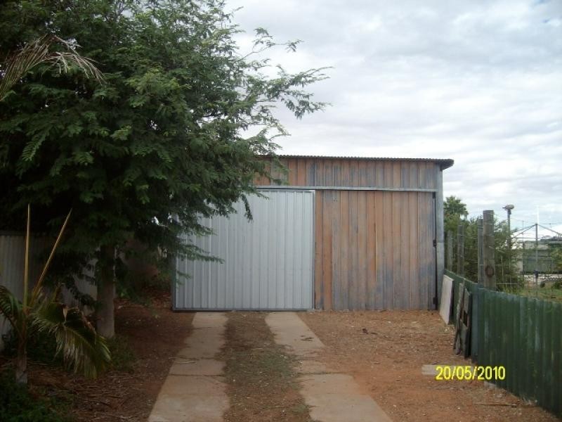 33 DOUGLAS STREET, Carnarvon WA 6701