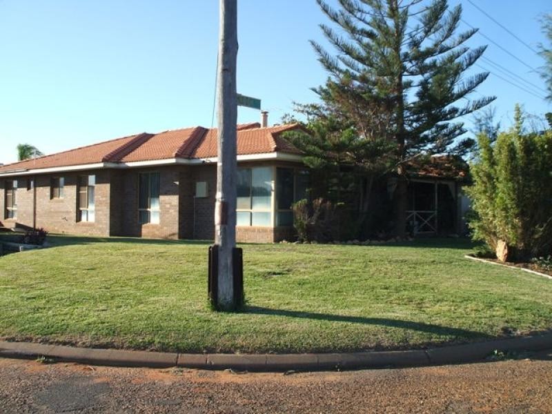 1 SNOOK COURT, Carnarvon WA 6701