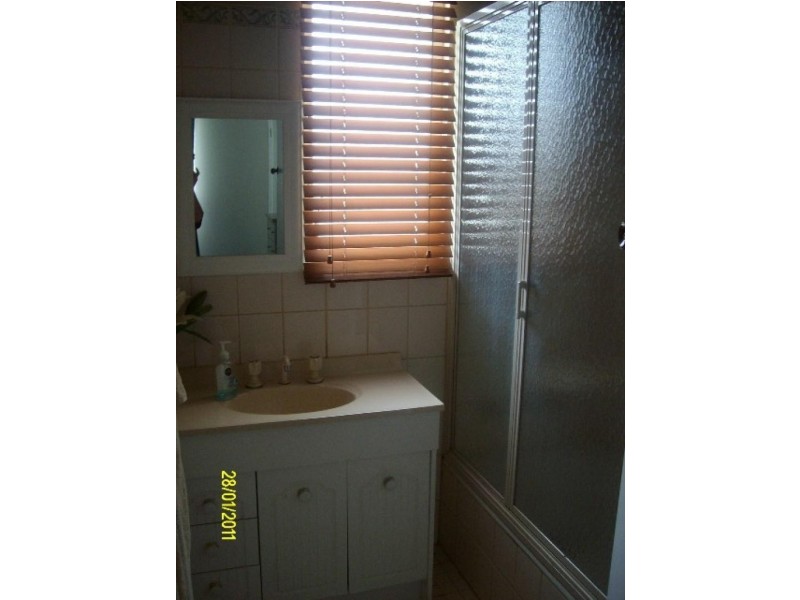 8 MILLS AVENUE, Carnarvon WA 6701