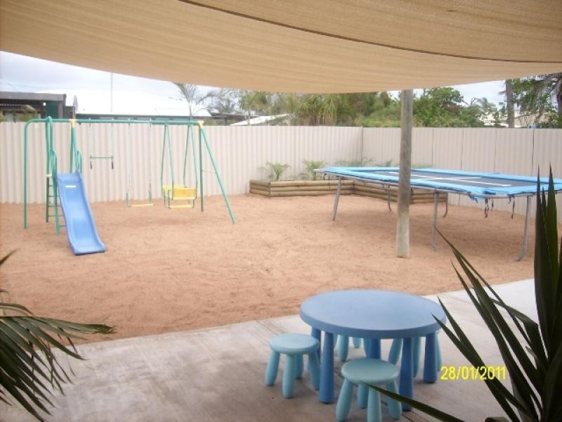 8 MILLS AVENUE, Carnarvon WA 6701