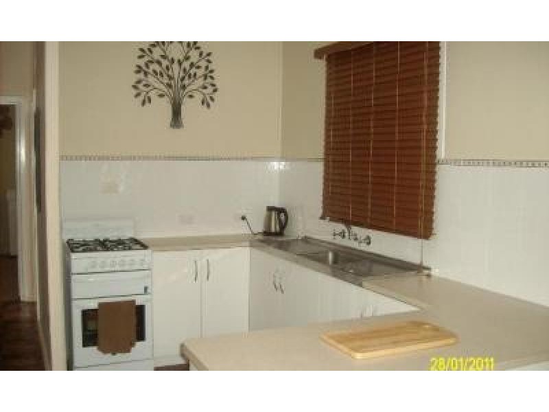 8 MILLS AVENUE,, Carnarvon WA 6701