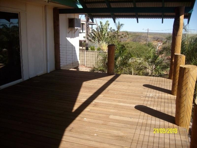 21 CRAGGS COURT, Carnarvon WA 6701