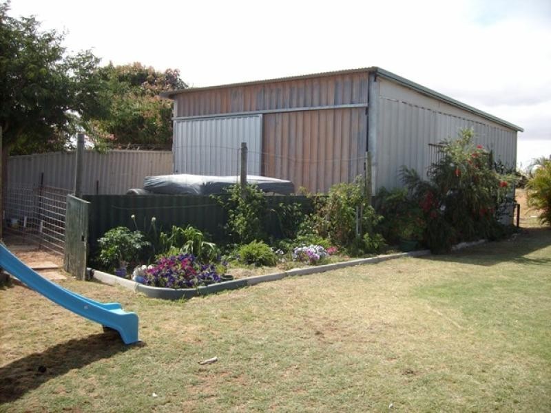 33 DOUGLAS STREET, SOUTH, Carnarvon WA 6701