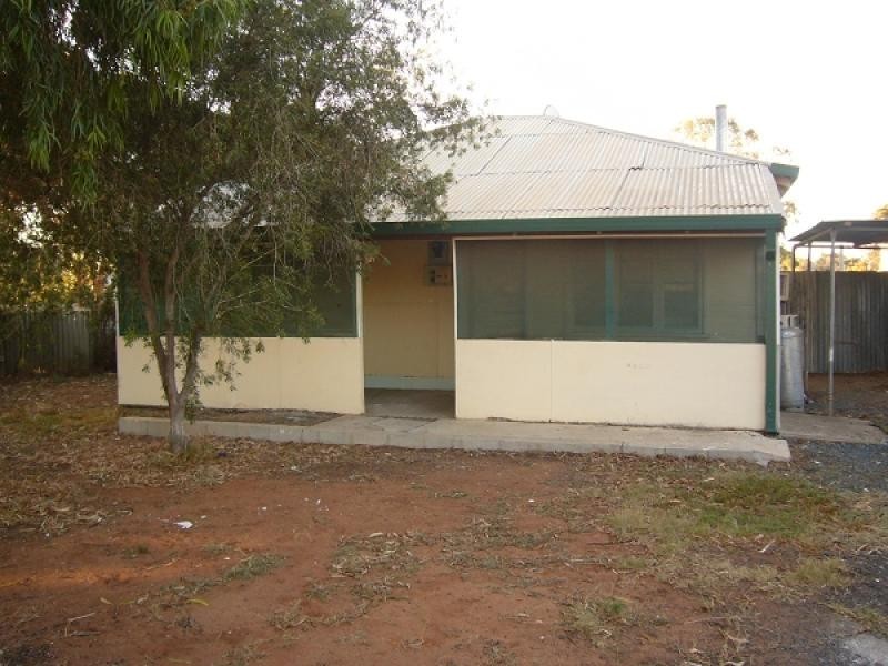 15 DOWNING STREET, Norseman WA 6443