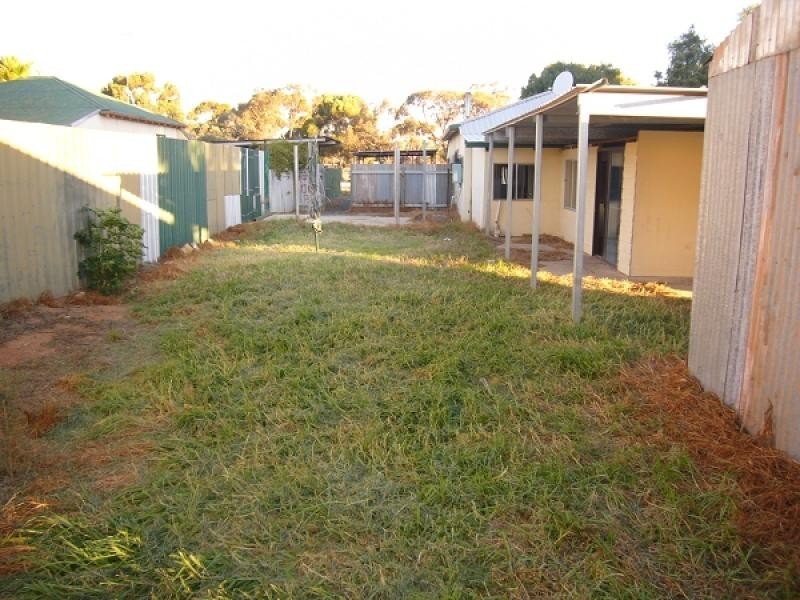 15 DOWNING STREET, Norseman WA 6443