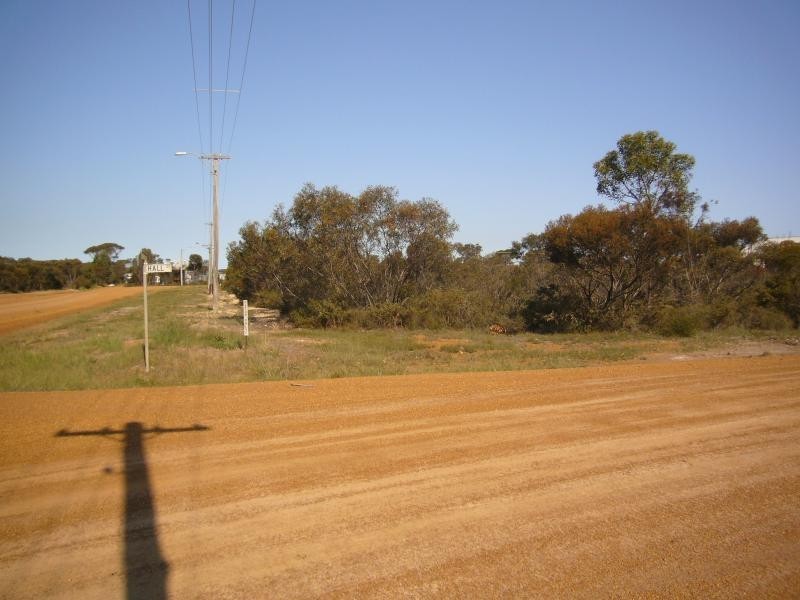 2 Hall Street, Munglinup WA 6450