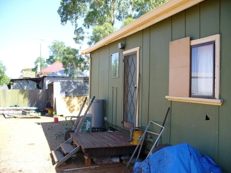 81 Shaw Street, Coolgardie WA 6429