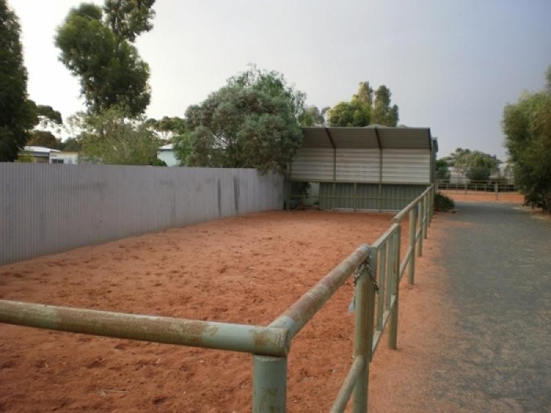 16 Woodley Street, West Lamington, Kalgoorlie WA 6430