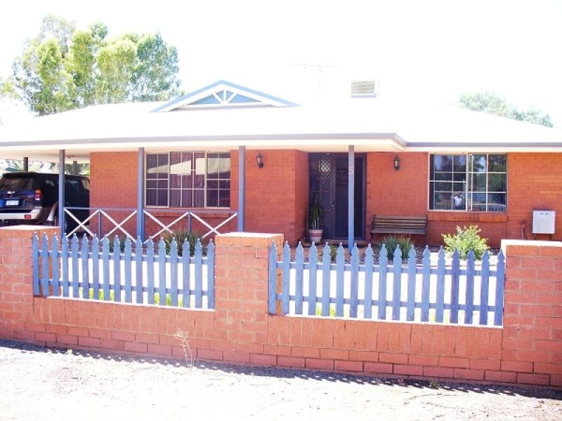 5 Cavalier Place, Fairways, Kalgoorlie WA 6430