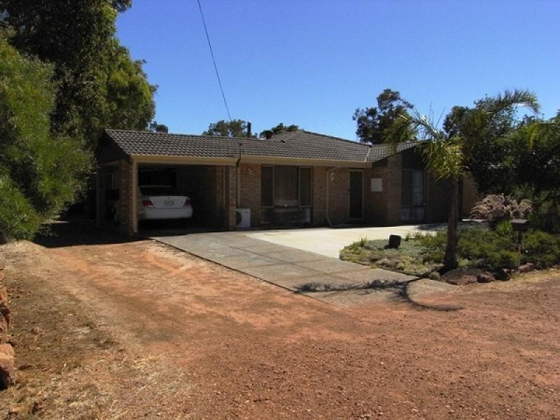 13 Seymour Road, Kalamunda WA 6076