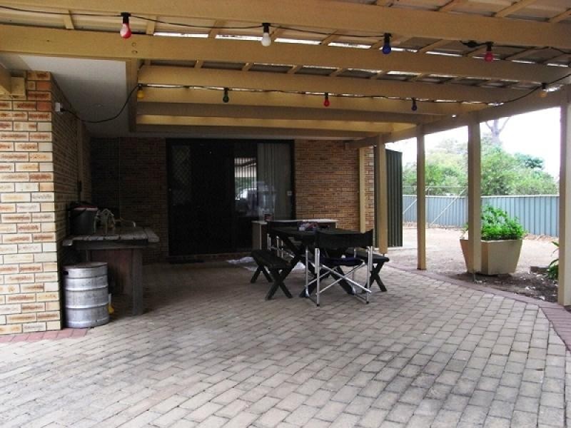 13 Seymour Road, Kalamunda WA 6076