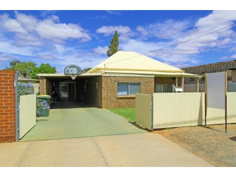 24 Davis Street, Boulder, Kalgoorlie WA 6430